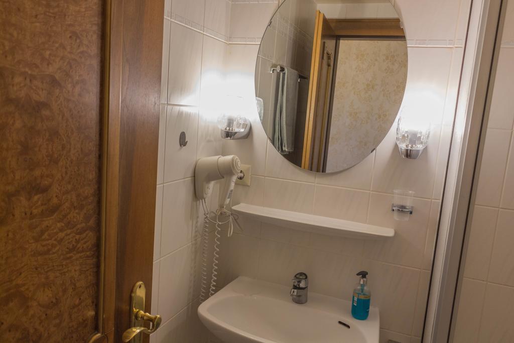 Fürth Hotel Five Seasons מראה חיצוני תמונה